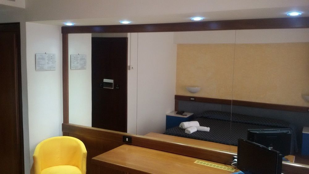 Hotel De La Ville & Centro Congressi Μπενεβέντο Εξωτερικό φωτογραφία