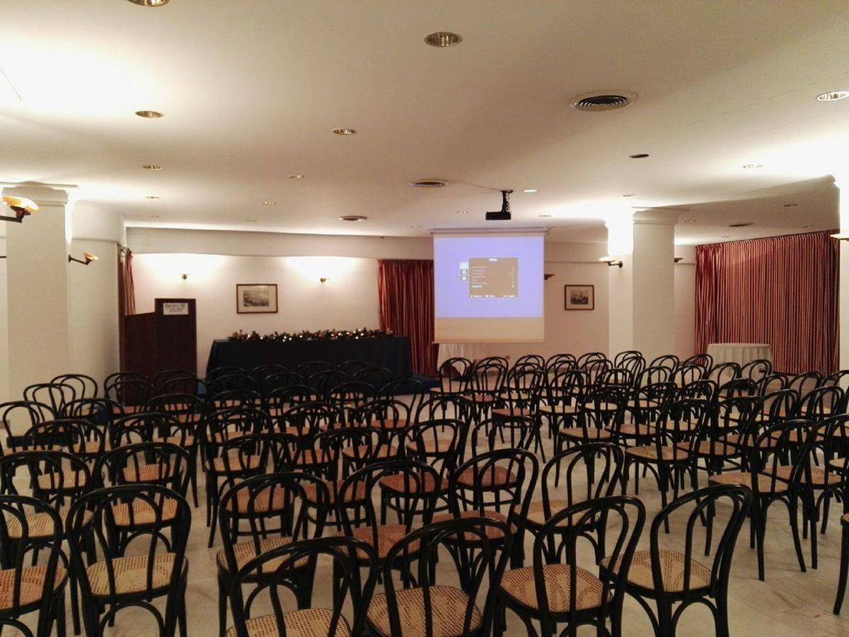 Hotel De La Ville & Centro Congressi Μπενεβέντο Εξωτερικό φωτογραφία