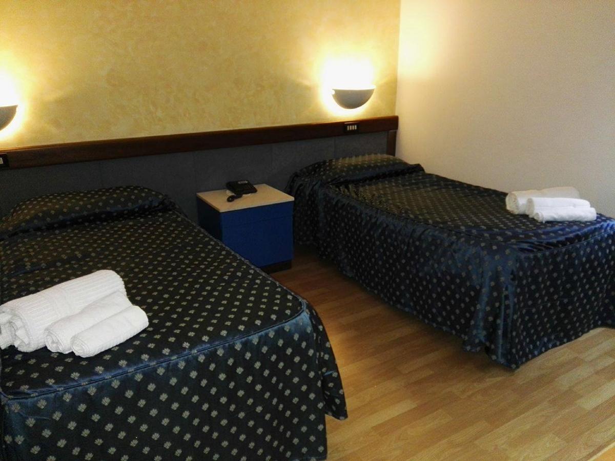 Hotel De La Ville & Centro Congressi Μπενεβέντο Εξωτερικό φωτογραφία