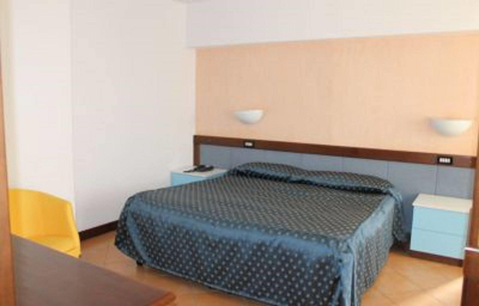 Hotel De La Ville & Centro Congressi Μπενεβέντο Εξωτερικό φωτογραφία