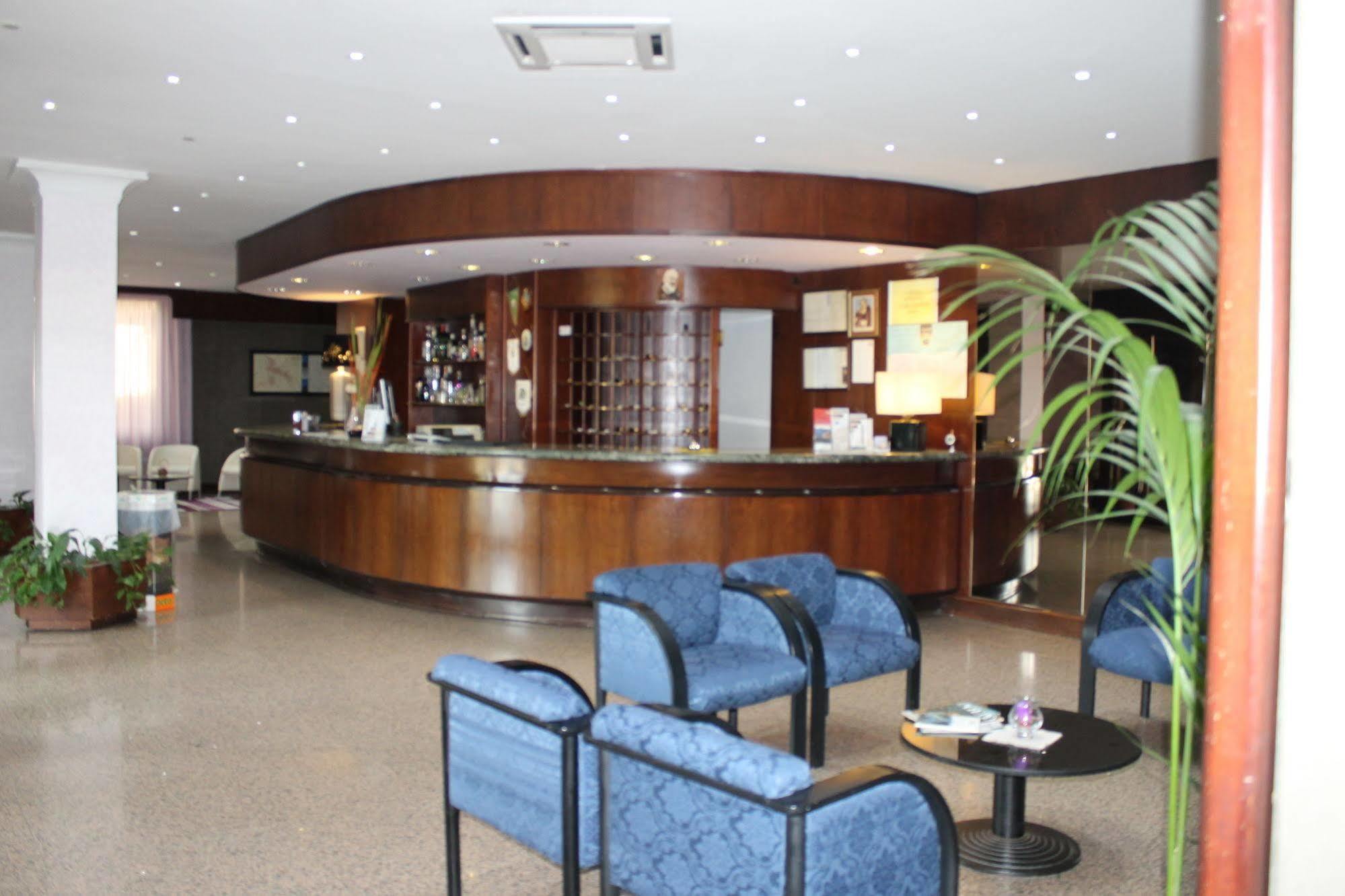 Hotel De La Ville & Centro Congressi Μπενεβέντο Εξωτερικό φωτογραφία