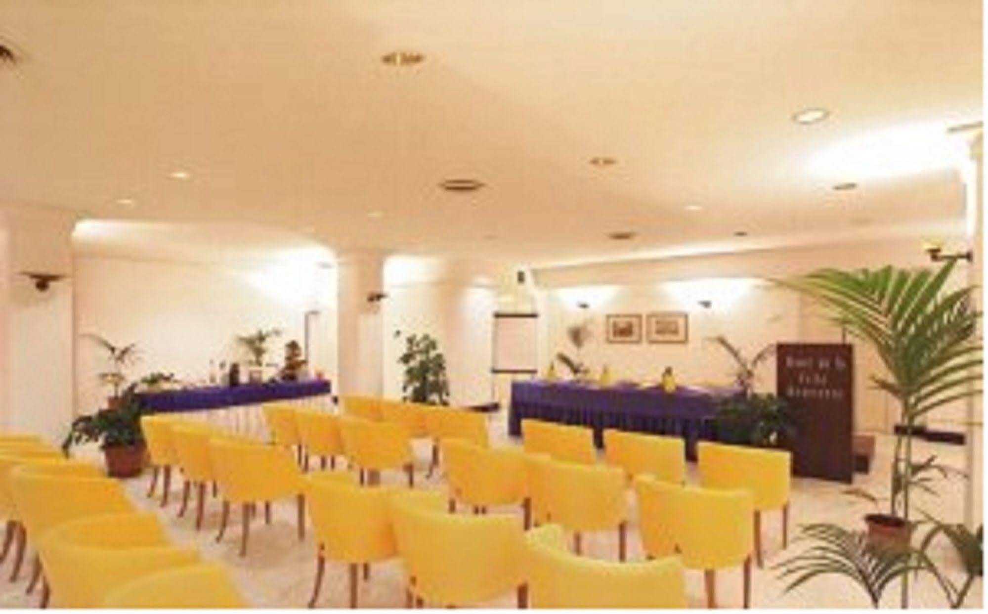 Hotel De La Ville & Centro Congressi Μπενεβέντο Εξωτερικό φωτογραφία